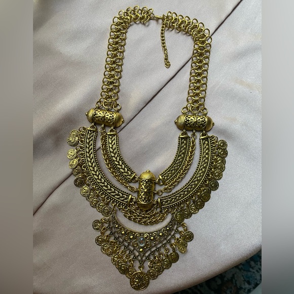 Costume necklaces 2pieces for one price. SOLD - Picture 6 of 6